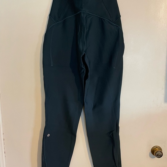 Lululemon Chase the Chill Running Pant 28” | Size 2 - Picture 3 of 8